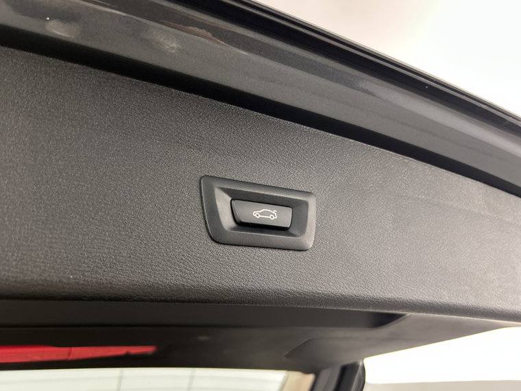 Vehicle Image 28
