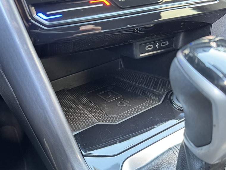 Vehicle Image 28