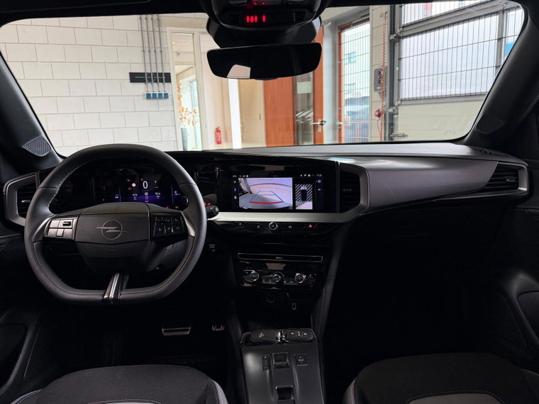 Vehicle Image 18
