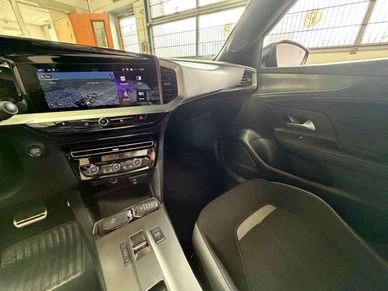 Vehicle Image 19