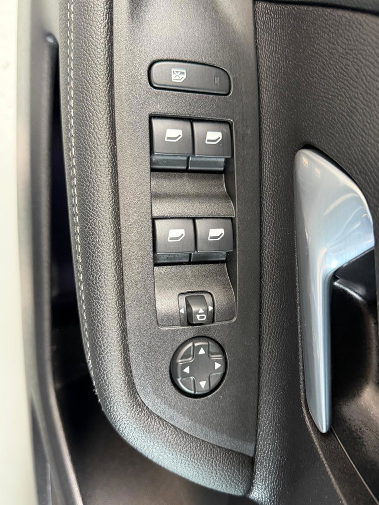 Vehicle Image 27