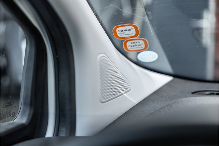 Vehicle Image 21