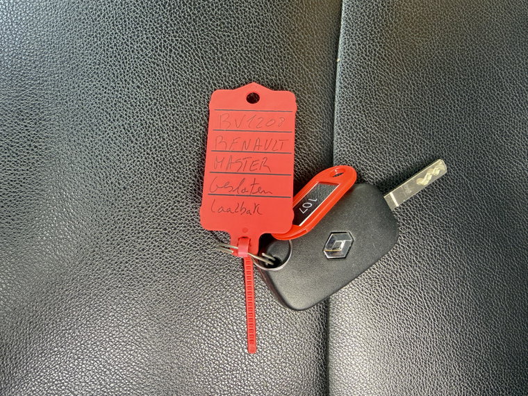 Vehicle Image 25