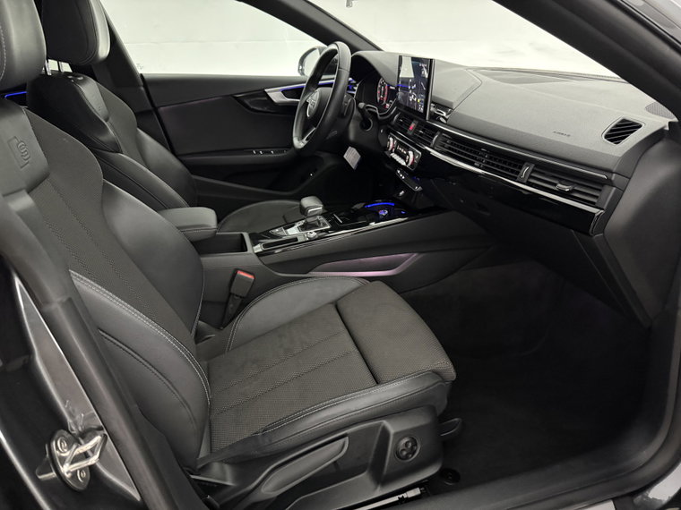 Vehicle Image 38