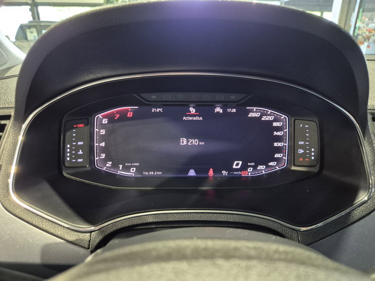 Vehicle Image 38