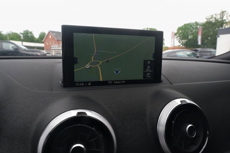 Vehicle Image 21