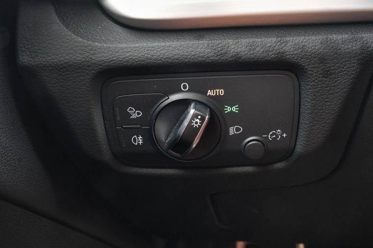 Vehicle Image 28