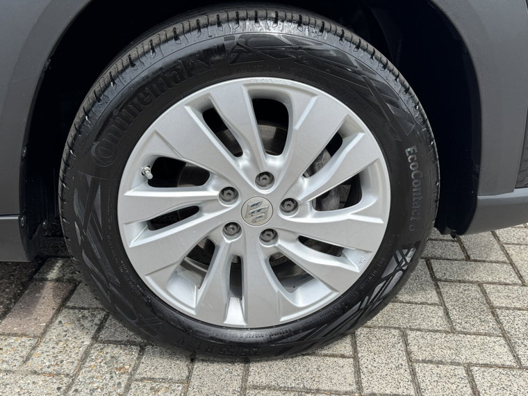 Vehicle Image 16
