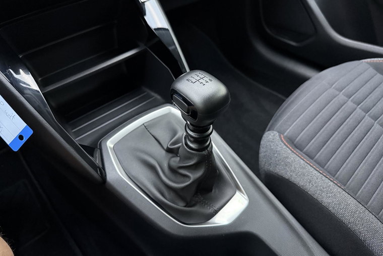 Vehicle Image 24