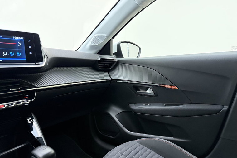 Vehicle Image 25