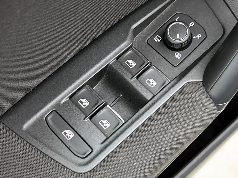 Vehicle Image 27