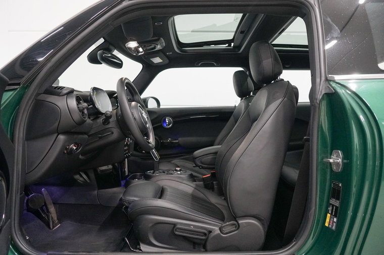 Vehicle Image 22