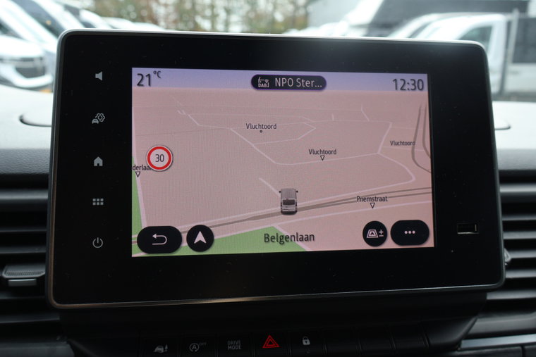 Vehicle Image 25