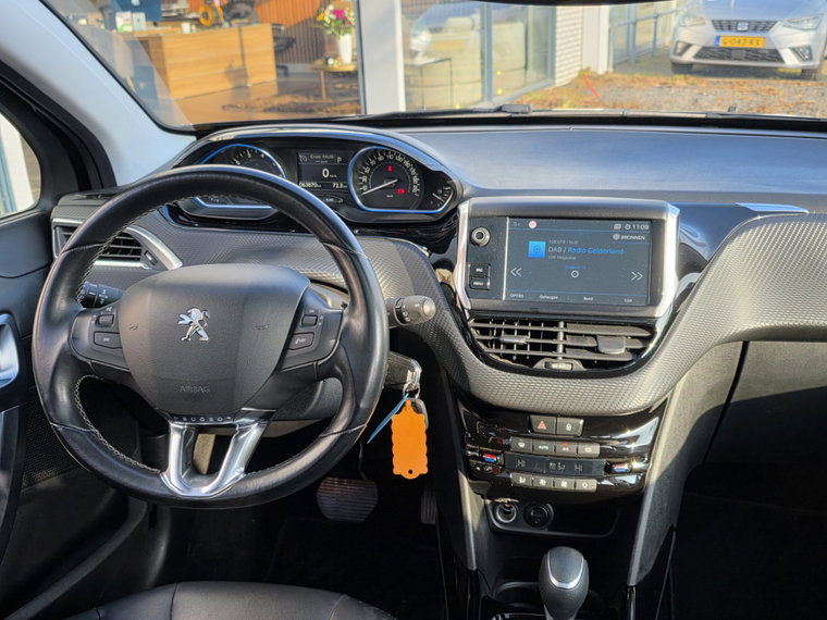 Vehicle Image 17