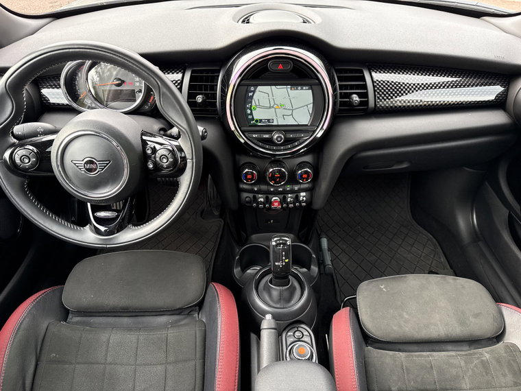 Vehicle Image 26