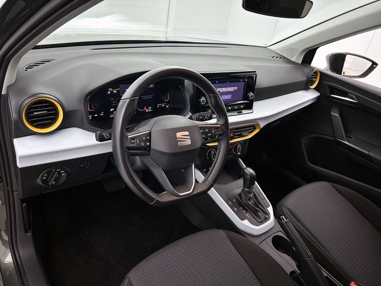 Vehicle Image 16
