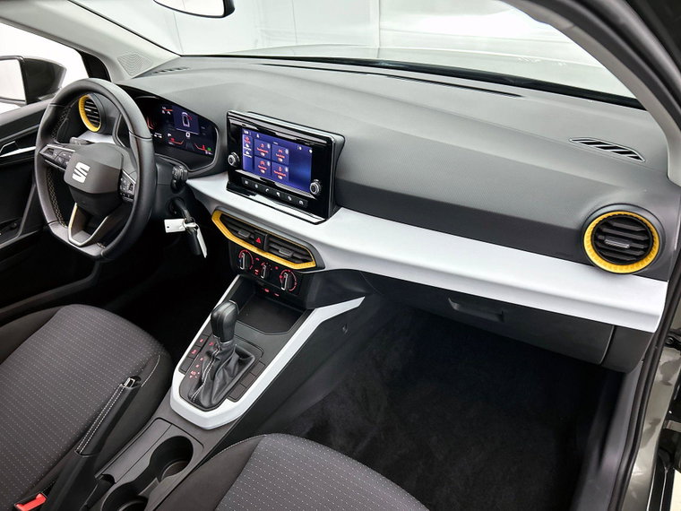 Vehicle Image 23