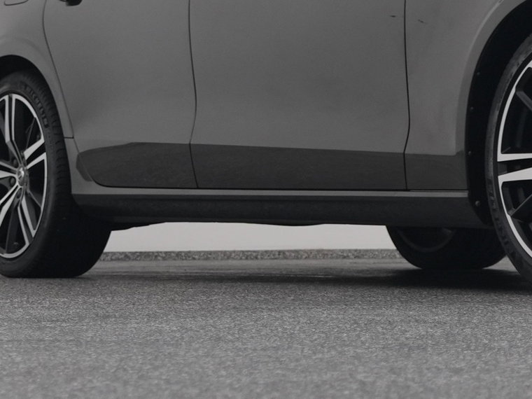 Vehicle Image 38