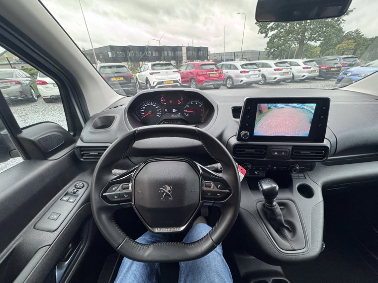 Vehicle Image 19