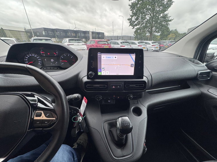 Vehicle Image 23