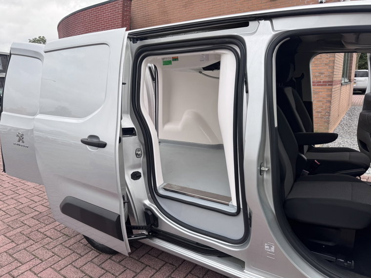 Vehicle Image 33