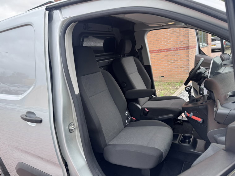 Vehicle Image 39