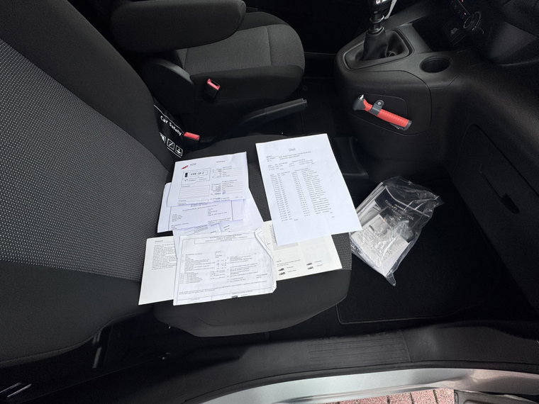 Vehicle Image 42