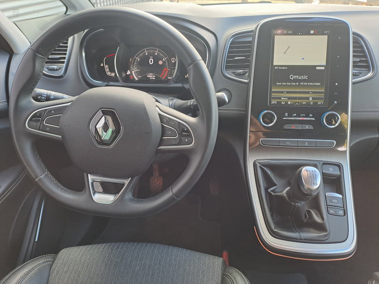 Vehicle Image 26