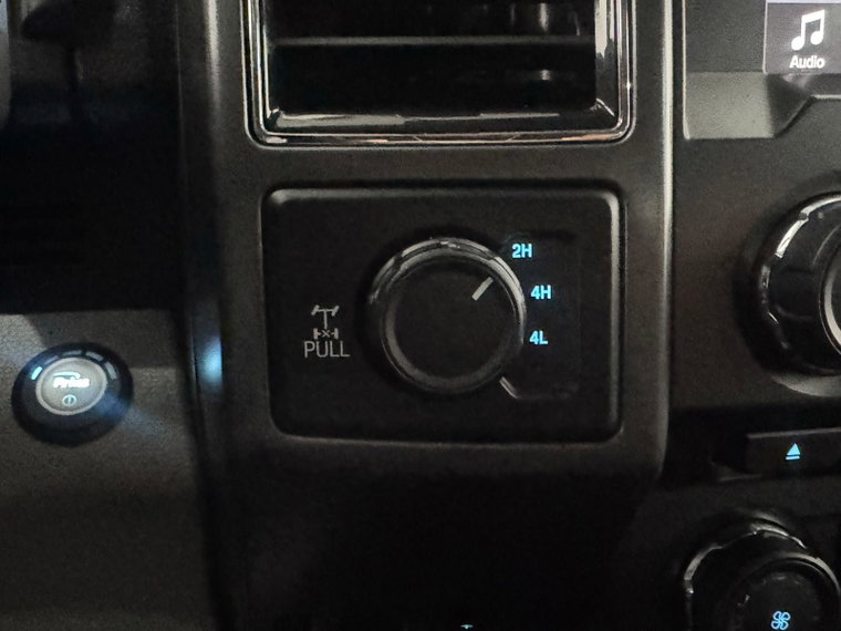 Vehicle Image 32