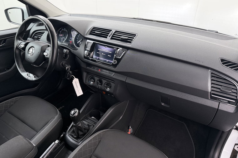 Vehicle Image 15