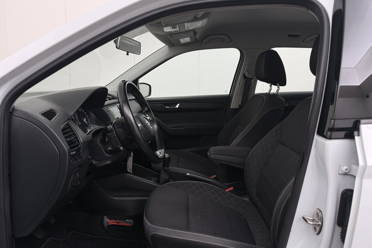 Vehicle Image 10
