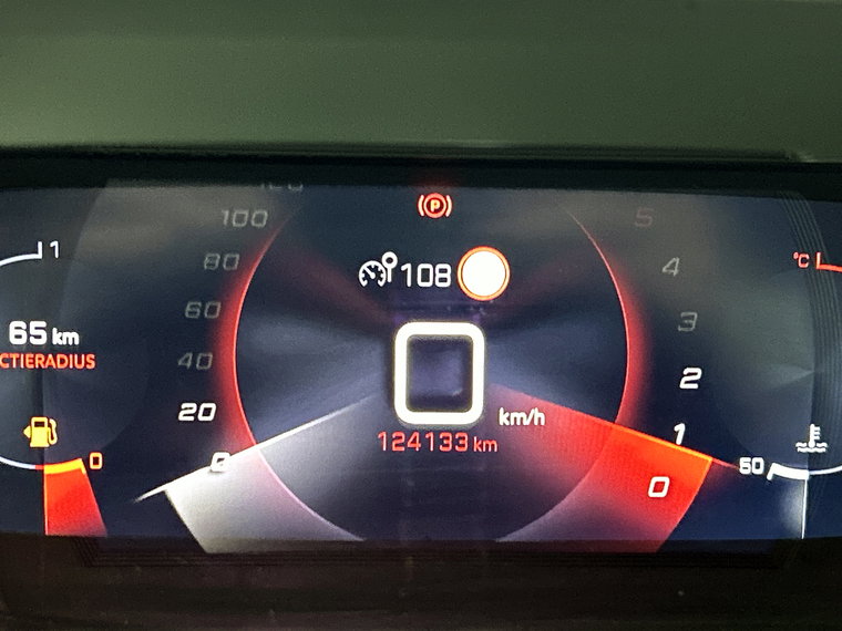Vehicle Image 25
