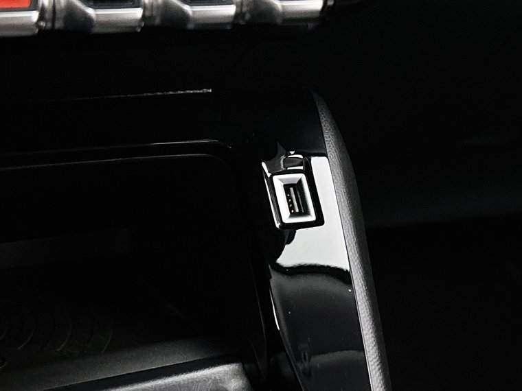 Vehicle Image 38