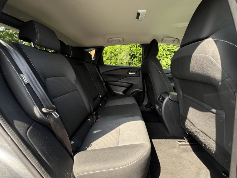 Vehicle Image 25