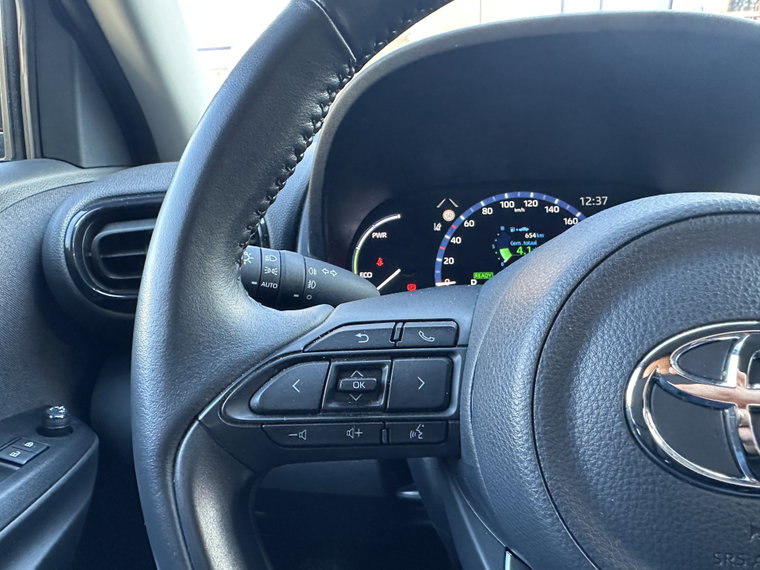 Vehicle Image 12