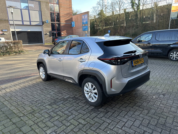 Vehicle Image 4
