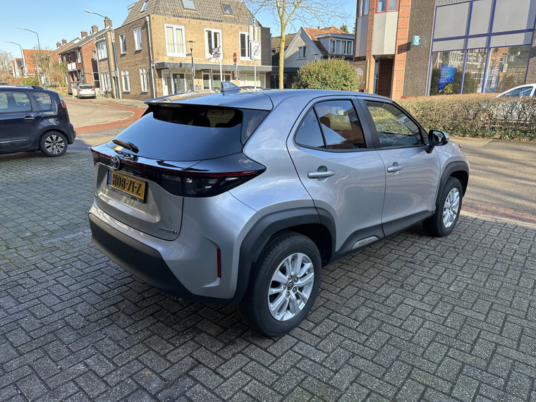 Vehicle Image 6