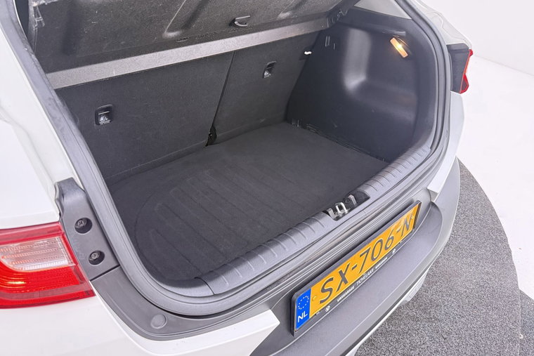 Vehicle Image 32