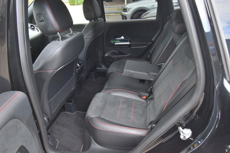 Vehicle Image 23