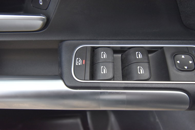 Vehicle Image 24