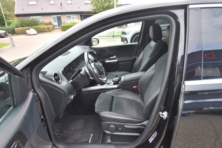 Vehicle Image 28