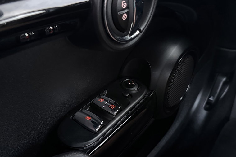 Vehicle Image 33