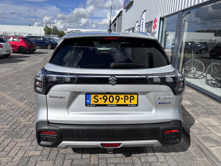 Vehicle Image 8