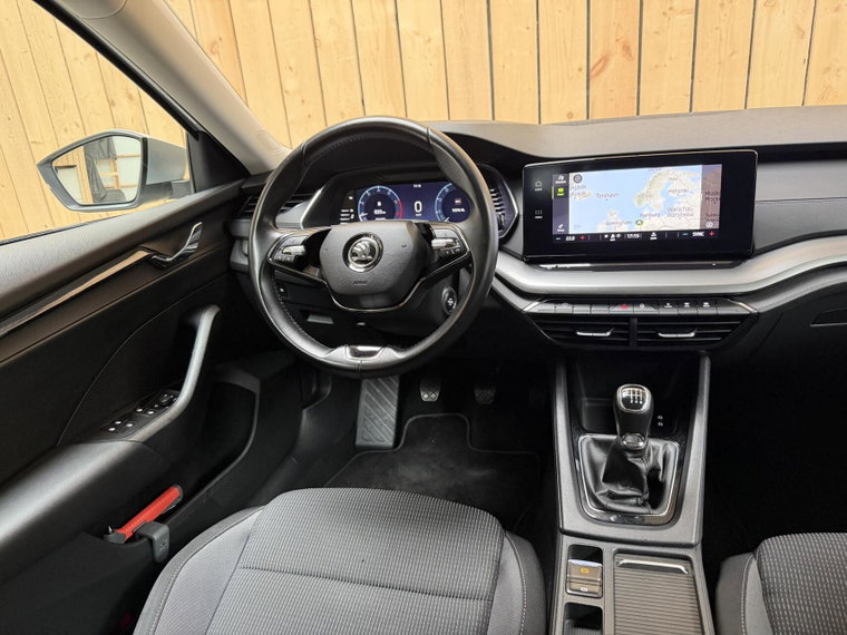 Vehicle Image 33