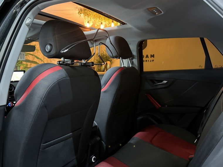 Vehicle Image 30