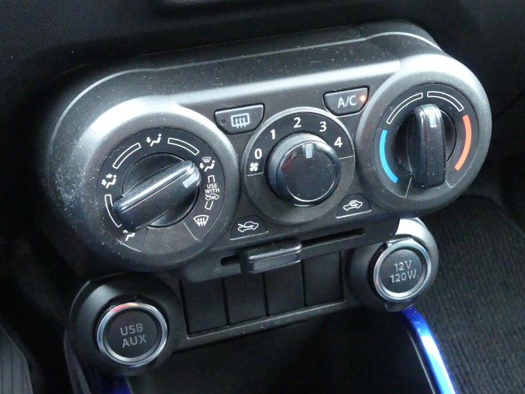 Vehicle Image 25
