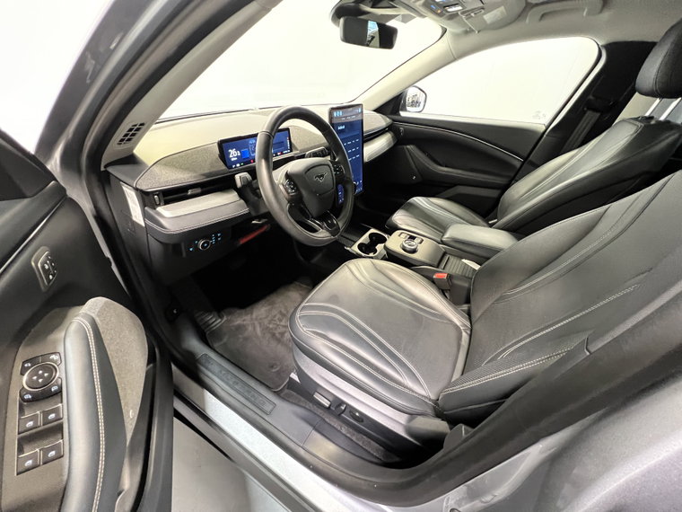 Vehicle Image 33