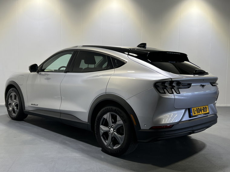 Vehicle Image 36