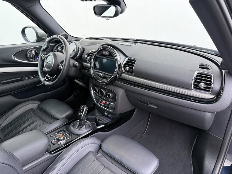 Vehicle Image 40