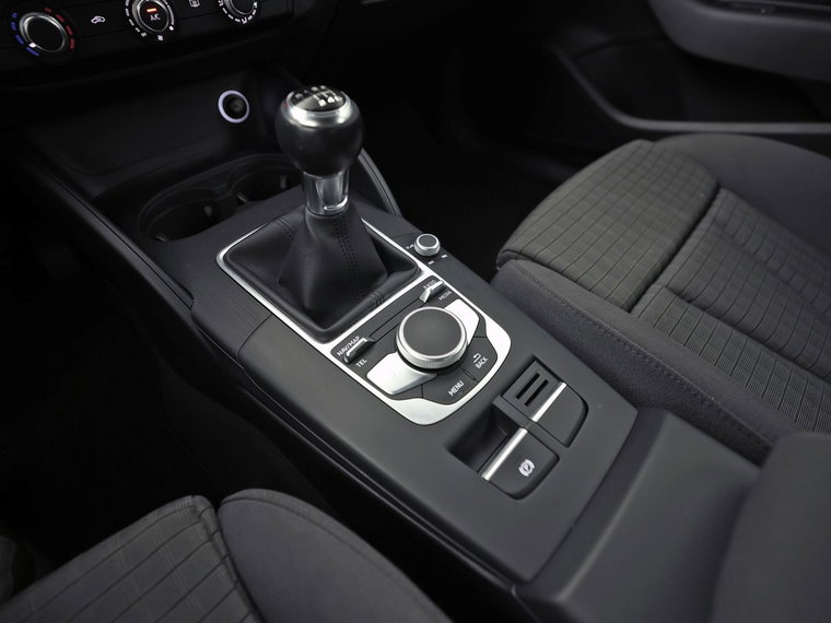 Vehicle Image 23